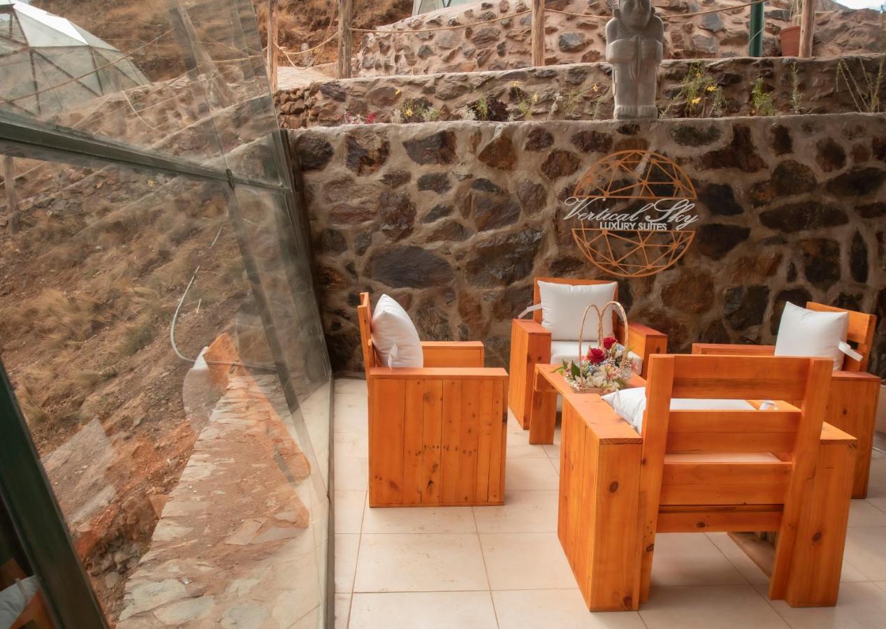 Vertical Sky Luxury Suites オランテイタンボ エクステリア 写真