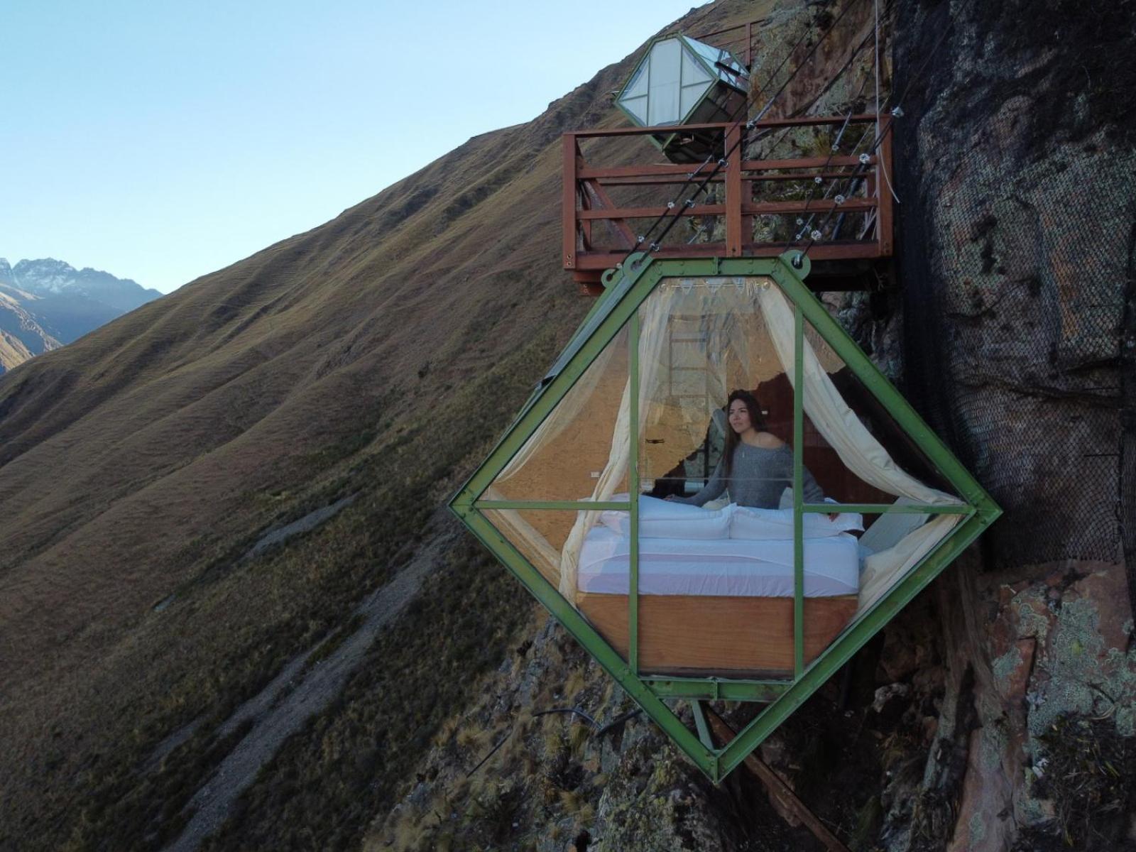 Vertical Sky Luxury Suites オランテイタンボ エクステリア 写真