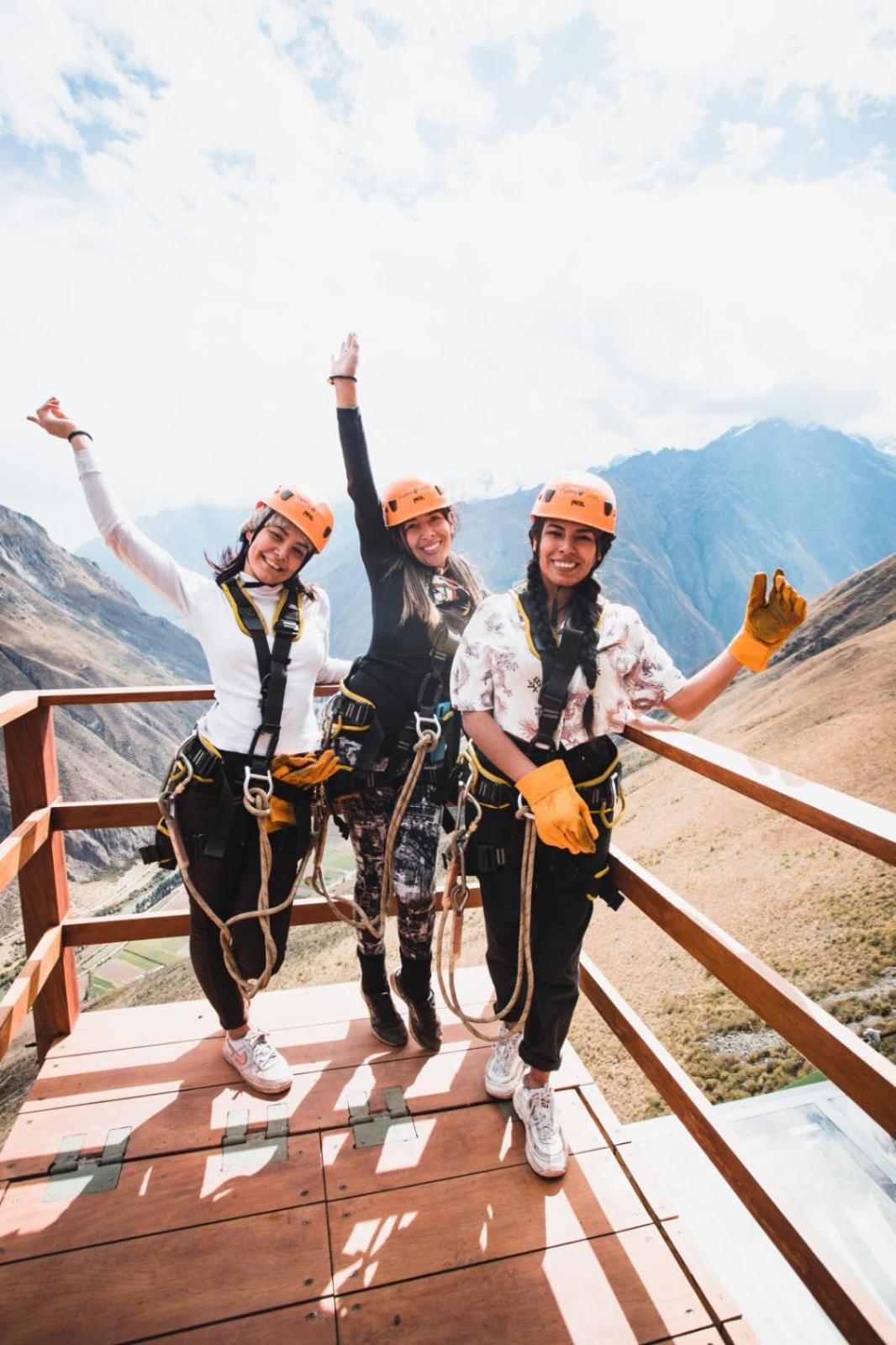 Vertical Sky Luxury Suites オランテイタンボ エクステリア 写真